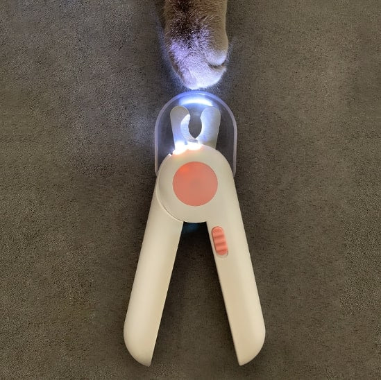 Coupe griffe pour chien avec lumière LED